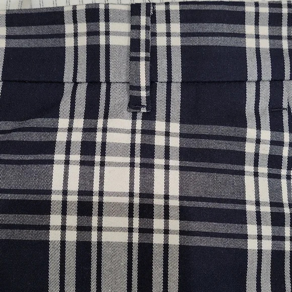 Ann Taylor Navy Plaid Shorts Size 2 - Picture 5 of 6